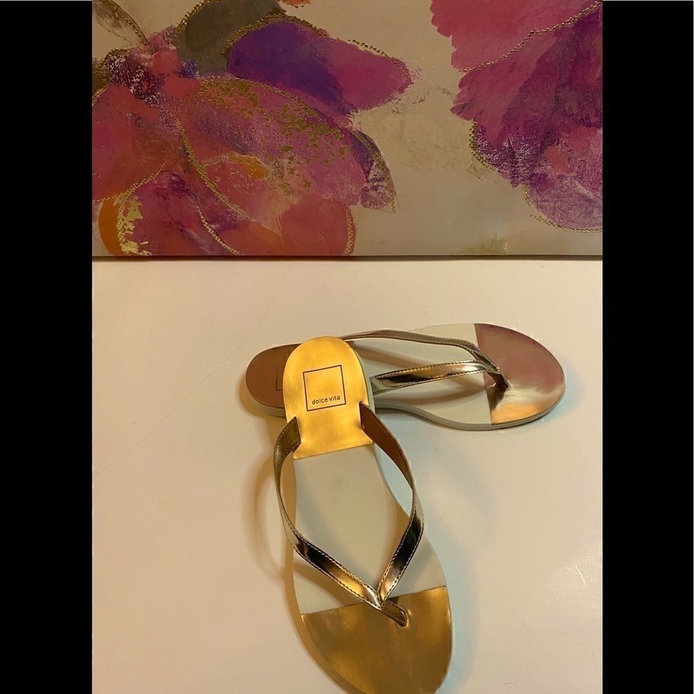 - 🥀Dolce Vita women’s silver sandals open toe Size: 7
